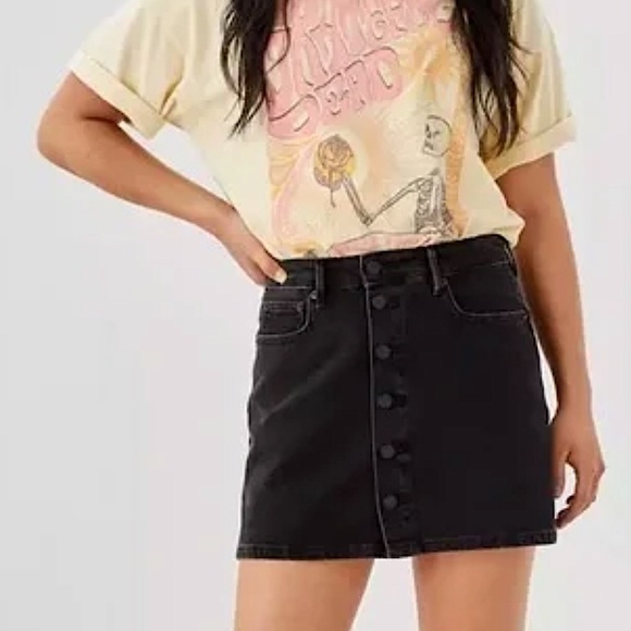 American Eagle Outfitters Dresses & Skirts - NWOT American Eagle black denim button up mini skirt, size 0